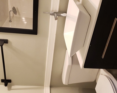 239 Malibu Drive - Photo Thumbnail 3