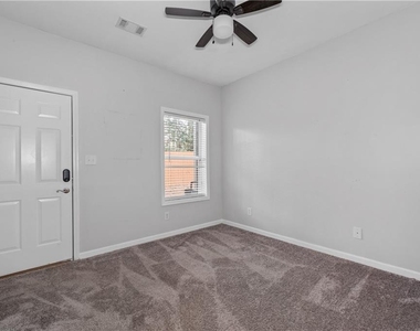 3072 Lauren Parc Road - Photo Thumbnail 7
