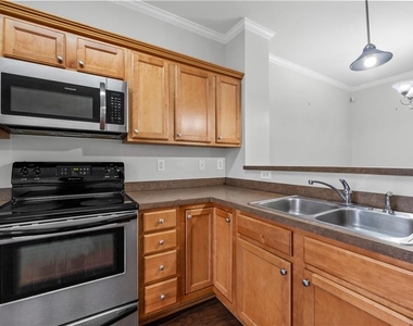 3072 Lauren Parc Road - Photo Thumbnail 17