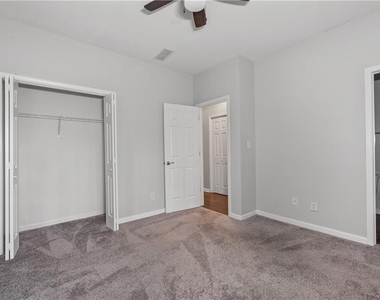 3072 Lauren Parc Road - Photo Thumbnail 8