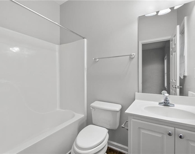 3072 Lauren Parc Road - Photo Thumbnail 9