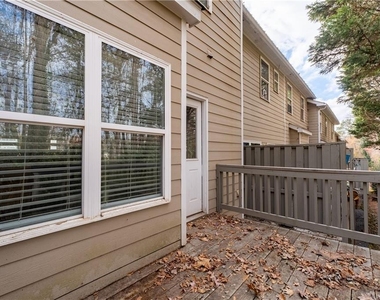 3072 Lauren Parc Road - Photo Thumbnail 20