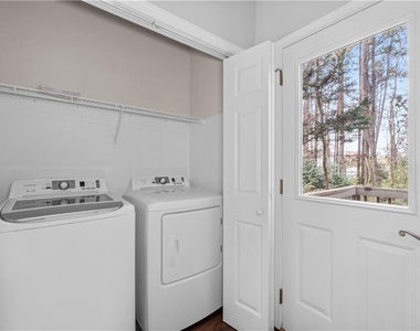 3072 Lauren Parc Road - Photo Thumbnail 18