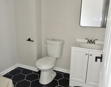 6439 S Saint Lawrence Avenue - Photo Thumbnail 6