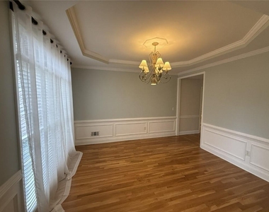 5730 Devonshire Way - Photo Thumbnail 9