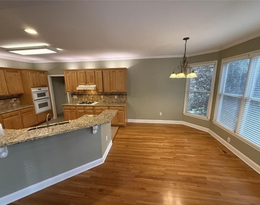 5730 Devonshire Way - Photo Thumbnail 7