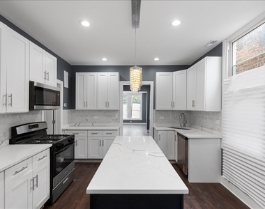 2108 S Homan Avenue - Photo Thumbnail 1