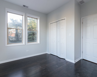 5134 N Oakley Avenue - Photo Thumbnail 6