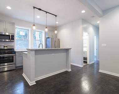 5134 N Oakley Avenue - Photo Thumbnail 1