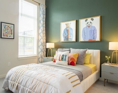 900 Joseph E Lowery Boulevard - Photo Thumbnail 2