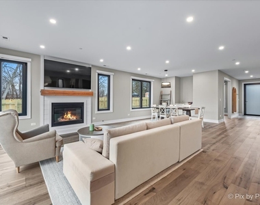 148 Oak Street - Photo Thumbnail 6