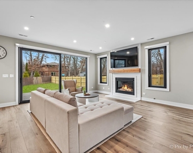 148 Oak Street - Photo Thumbnail 7