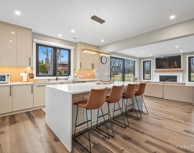 148 Oak Street - Photo Thumbnail 2