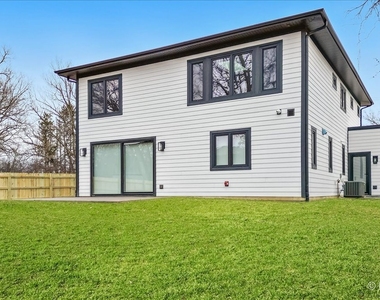 148 Oak Street - Photo Thumbnail 35