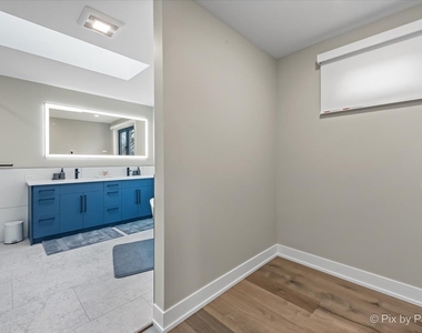 148 Oak Street - Photo Thumbnail 28