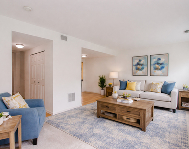 1217 N Village Drive - Photo Thumbnail 4