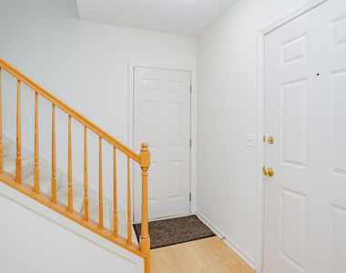 1217 N Village Drive - Photo Thumbnail 9