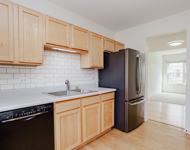 1217 N Village Drive - Photo Thumbnail 12