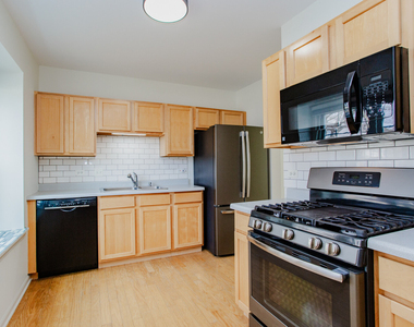 1217 N Village Drive - Photo Thumbnail 10