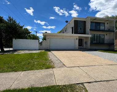 16w611 56th Street - Photo Thumbnail 14