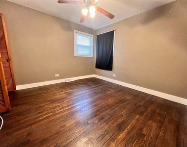 16w611 56th Street - Photo Thumbnail 5