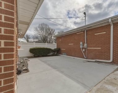 8901 Moody Avenue - Photo Thumbnail 24