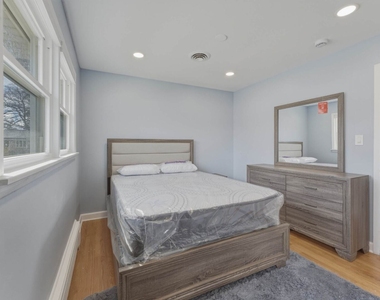 8901 Moody Avenue - Photo Thumbnail 10
