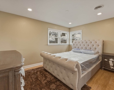 8901 Moody Avenue - Photo Thumbnail 12
