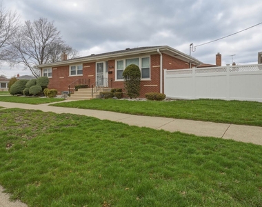 8901 Moody Avenue - Photo Thumbnail 28