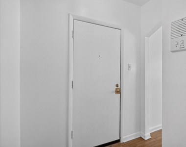 7019 S Merrill Avenue - Photo Thumbnail 14