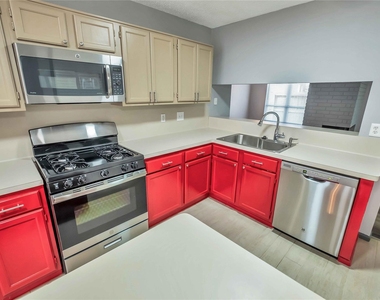 5216 Spring Branch Drive - Photo Thumbnail 5