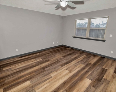 5216 Spring Branch Drive - Photo Thumbnail 10