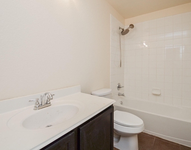 2403 Summers Glen Court - Photo Thumbnail 23