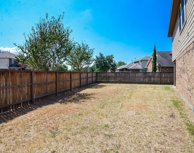 2403 Summers Glen Court - Photo Thumbnail 20