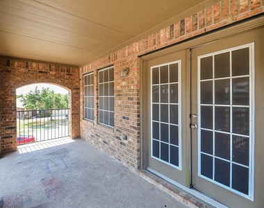 2403 Summers Glen Court - Photo Thumbnail 12