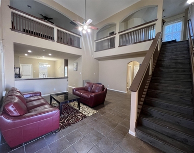 2403 Summers Glen Court - Photo Thumbnail 3