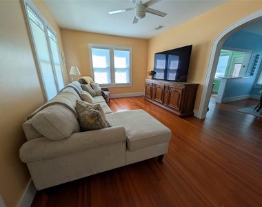 4823 Fannin Drive - Photo Thumbnail 7