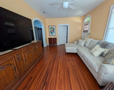 4823 Fannin Drive - Photo Thumbnail 11