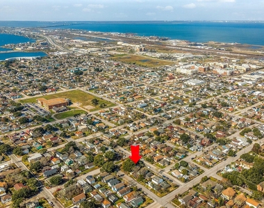 4823 Fannin Drive - Photo Thumbnail 1