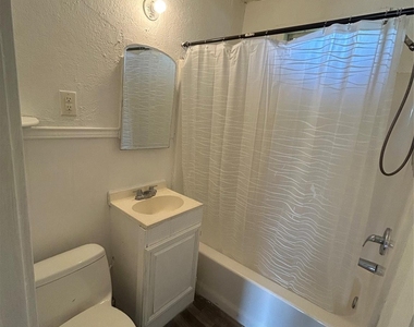 1102 W 10th Street - Photo Thumbnail 8