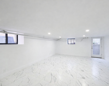 115 Carlton Avenue - Photo Thumbnail 2