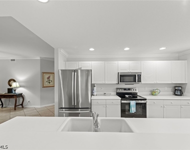 28611 Carriage Home Drive - Photo Thumbnail 11