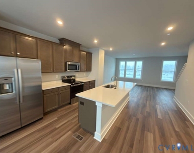 9935 Golden Trout Lane - Photo Thumbnail 5