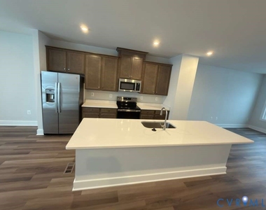 9935 Golden Trout Lane - Photo Thumbnail 8