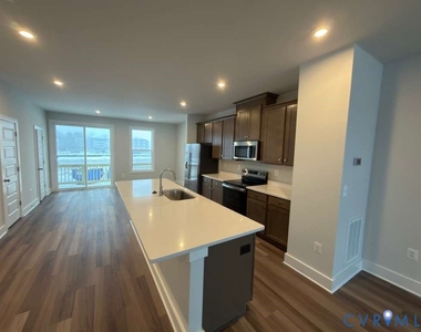 9935 Golden Trout Lane - Photo Thumbnail 7