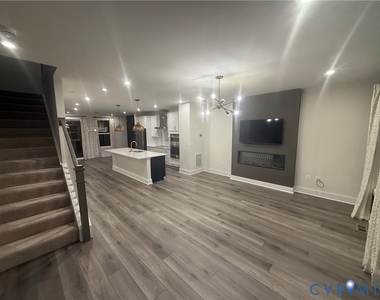 10199 Blue Wing Lane - Photo Thumbnail 8