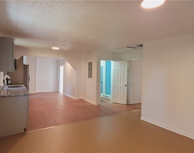 315 St Marks Street - Photo Thumbnail 10