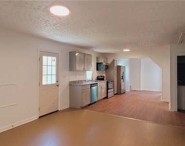315 St Marks Street - Photo Thumbnail 3
