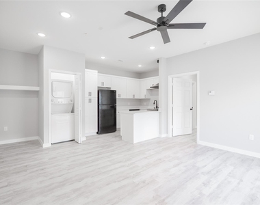 2101 Reinke Road - Photo Thumbnail 9