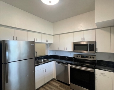 8555 Bernwood Cove Loop - Photo Thumbnail 20